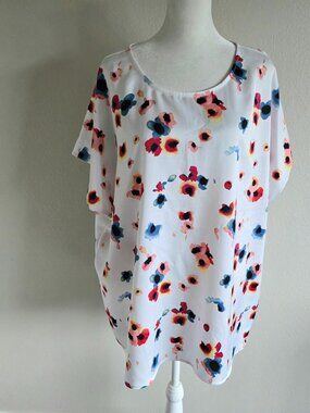 Halogen Top Blouse Women Plus 3X Artsy Watercolor Floral Boxy Keyhole Back White